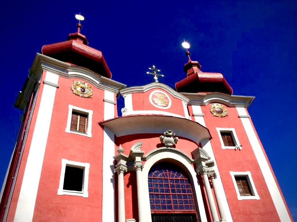 Ezathouse Devicie Hotel Krupina Bagian luar foto