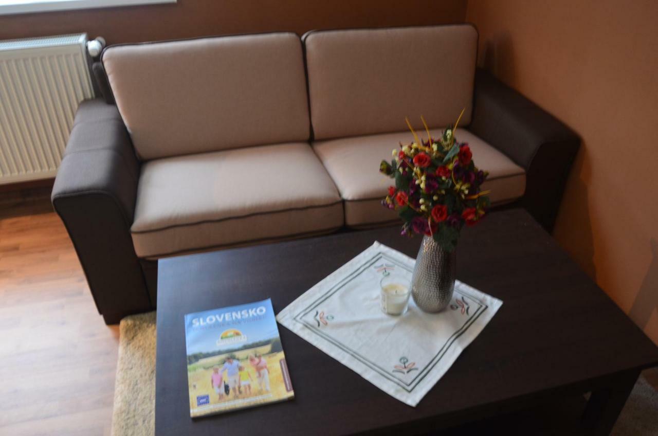 Ezathouse Devicie Hotel Krupina Bagian luar foto