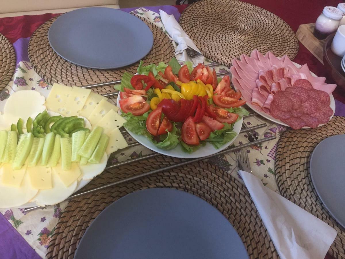 Ezathouse Devicie Hotel Krupina Bagian luar foto