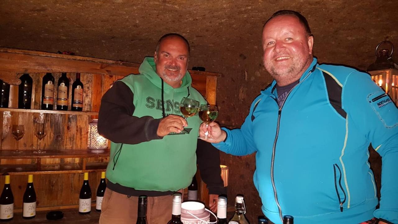 Ezathouse Devicie Hotel Krupina Bagian luar foto